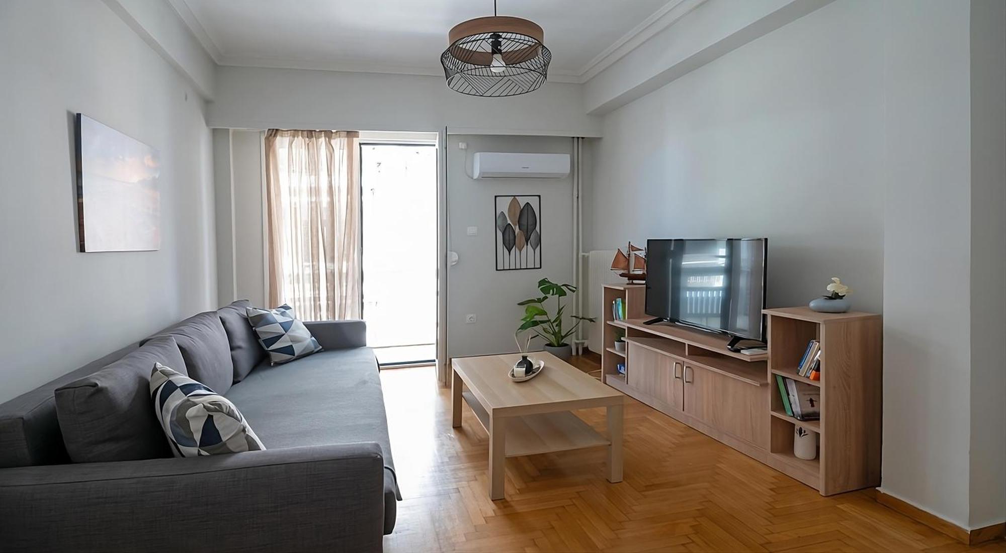Entire Apt, 3rd Floor, 1 Bedroom Ateny