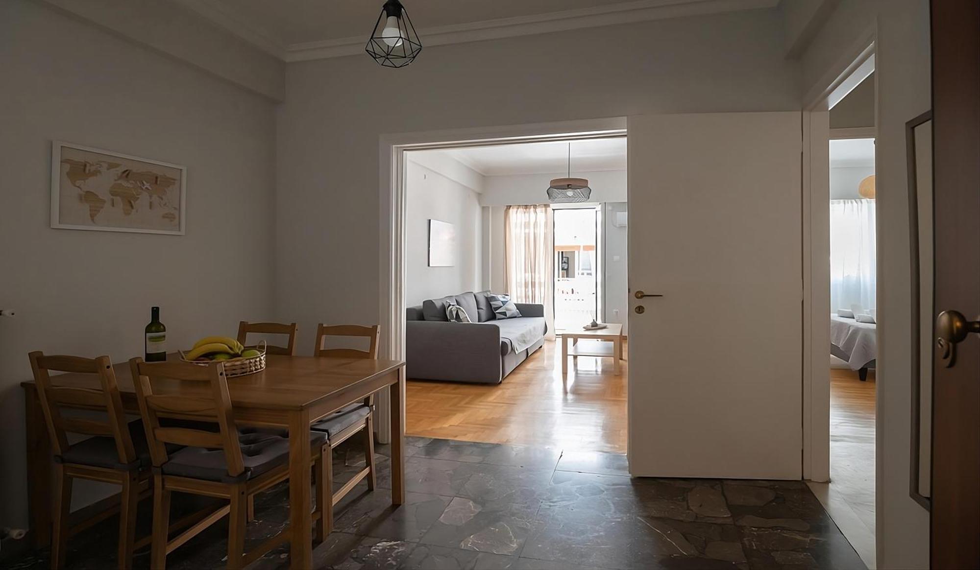 Apartament Entire Apt, 3rd Floor, 1 Bedroom Ateny